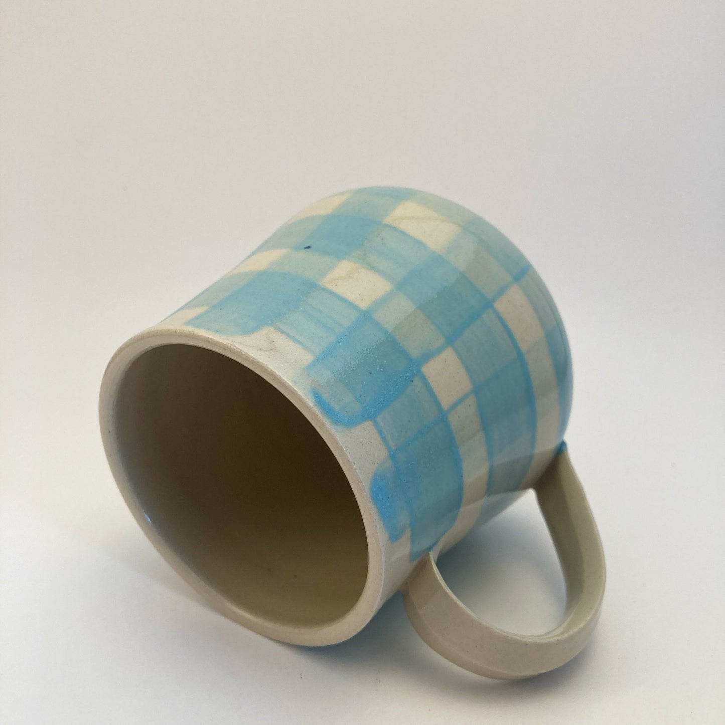 Blue gingham picnic mug